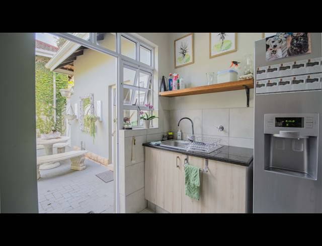 3 BEDROOM TOWNHOUSE FOR SALE IN SHELLY BEACH
